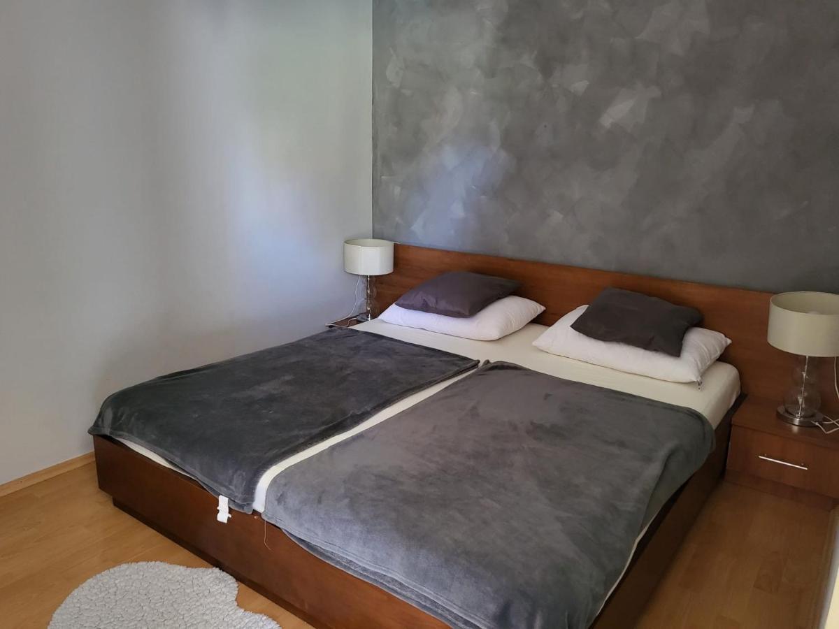 Apartments Grgic Njivice Bagian luar foto