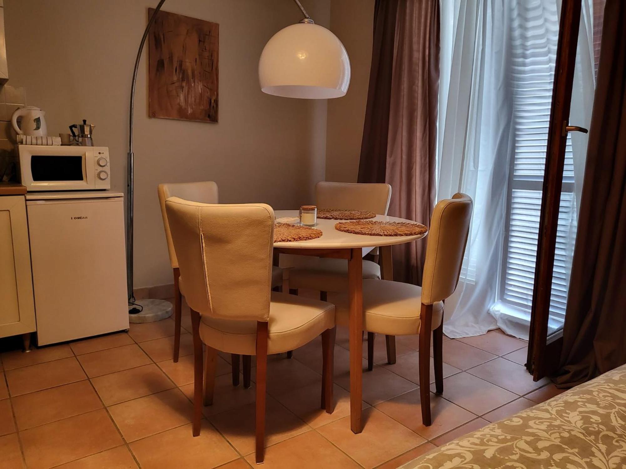 Apartments Grgic Njivice Bagian luar foto